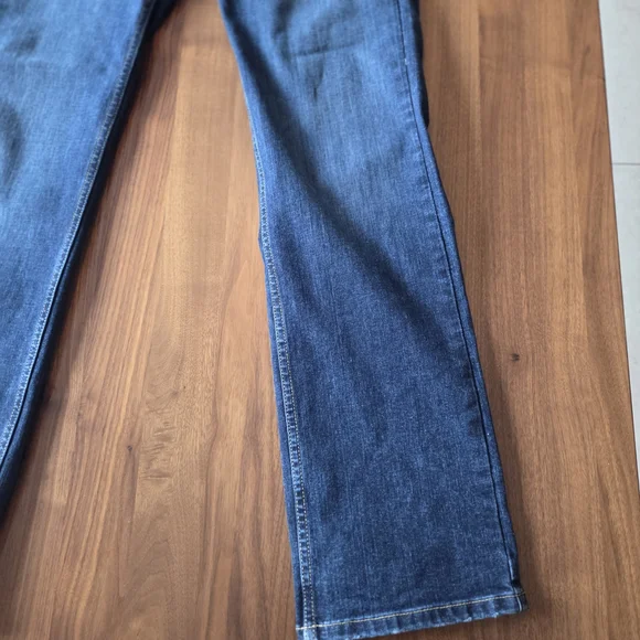 Kimes Ranch Sarah High-Rise Slim Bootcut Jeans | 6/30 | Dark Wash - Picture 7 of 12